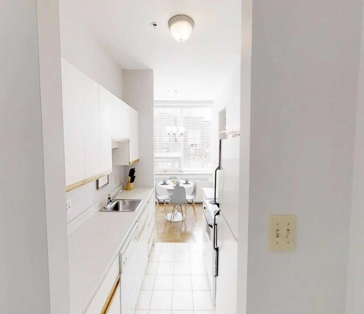 Bright Cozy Condo The Heart Of Uptown 2Bed Coffee & Tea 圣约翰 外观 照片